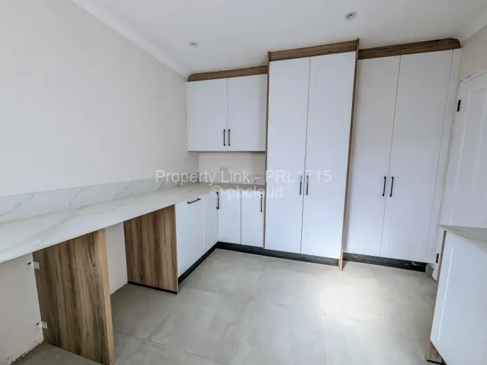 Townhouse/Complex/Cluster for Sale in Newlands, Harare
