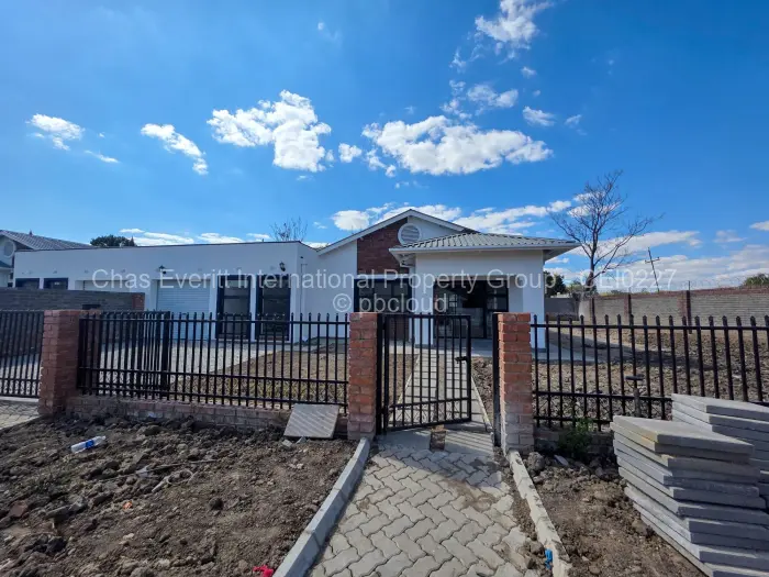 Townhouse/Cluster for Sale in Hillside Byo, Bulawayo
