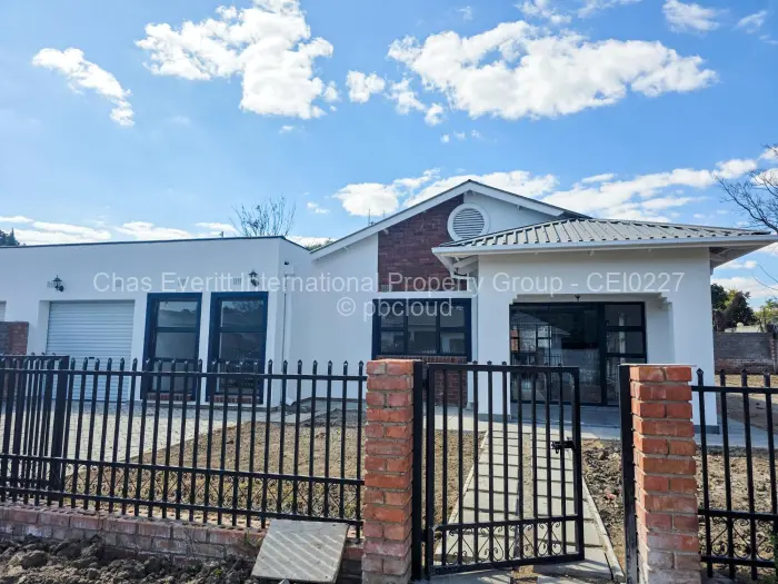 Townhouse/Cluster for Sale in Hillside Byo, Bulawayo