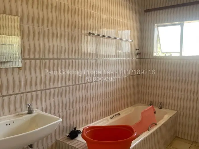 4 Bedroom House to Rent in Borrowdale