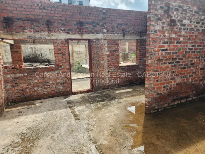 6 Bedroom House for Sale in Shawasha Hills, Harare