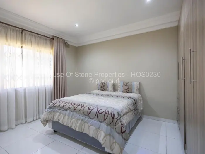 6 Bedroom House for Sale in Quinnington, Harare