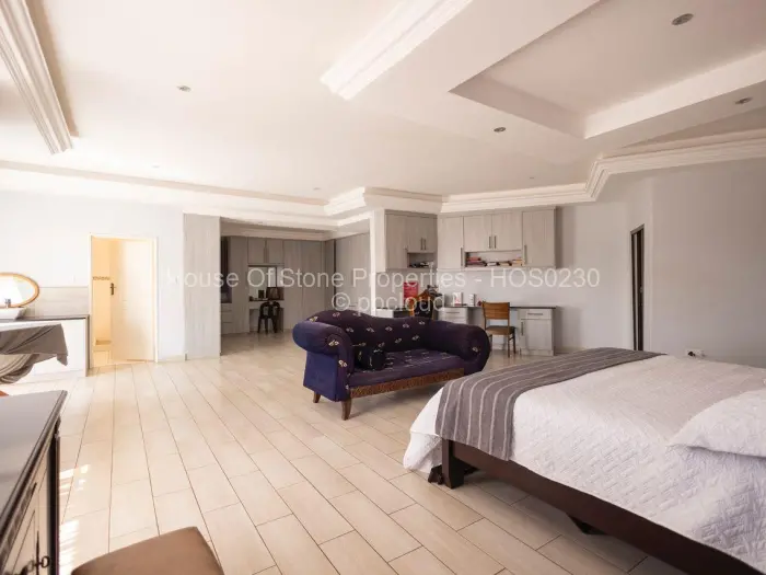 6 Bedroom House for Sale in Quinnington, Harare