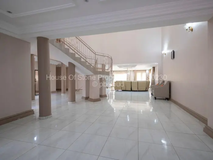 6 Bedroom House for Sale in Quinnington, Harare