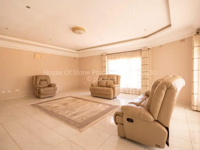 6 Bedroom House for Sale in Quinnington, Harare