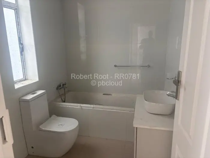 Townhouse/Cluster for Sale in Arlington, Harare