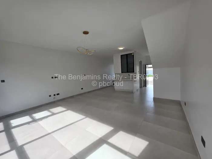 Townhouse/Complex/Cluster to Rent in Borrowdale West