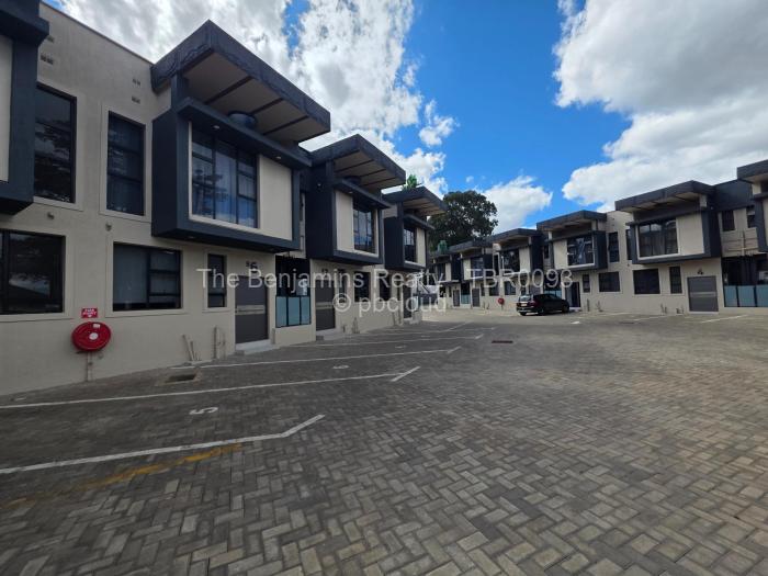 Townhouse/Cluster to Rent in Borrowdale West, Harare