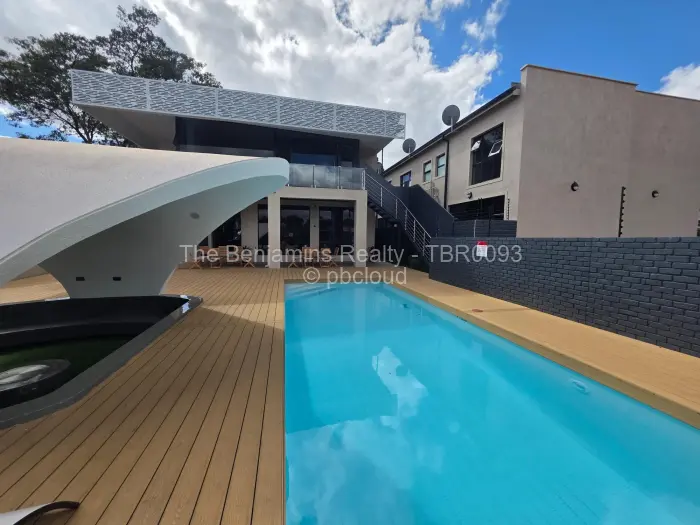 Townhouse/Complex/Cluster to Rent in Borrowdale West