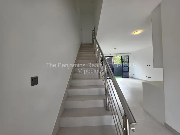 Townhouse/Complex/Cluster to Rent in Borrowdale West