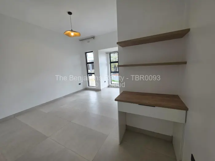 Townhouse/Complex/Cluster to Rent in Borrowdale West