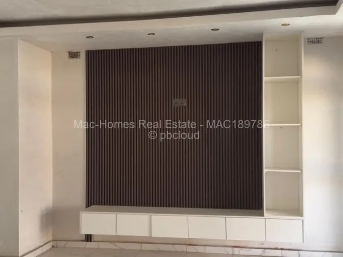 Townhouse/Complex/Cluster for Sale in Arlington, Harare