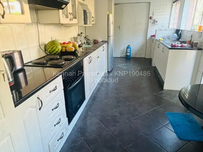 5 Bedroom House to Rent in Greendale North