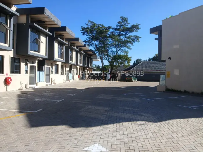 Flat/Apartment to Rent in Borrowdale