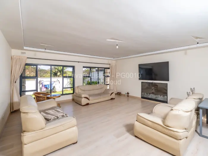 5 Bedroom House for Sale in Borrowdale, Harare