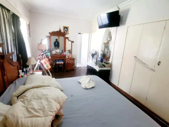 5 Bedroom House for Sale in Eastlea, Harare