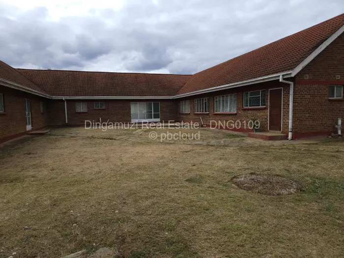 5 Bedroom House to Rent in Helensvale