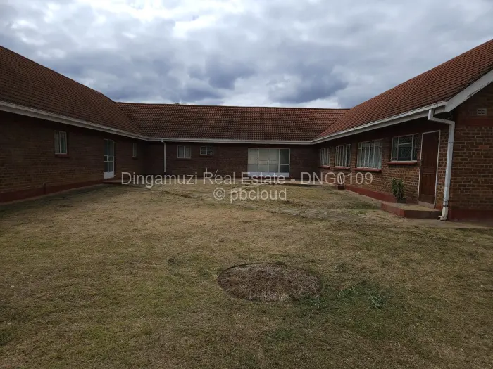 5 Bedroom House to Rent in Helensvale
