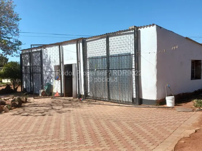 3 Bedroom House for Sale in Matsheumhlope, Bulawayo