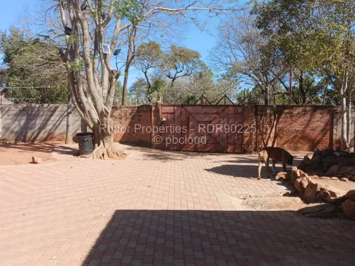 3 Bedroom House for Sale in Matsheumhlope, Bulawayo