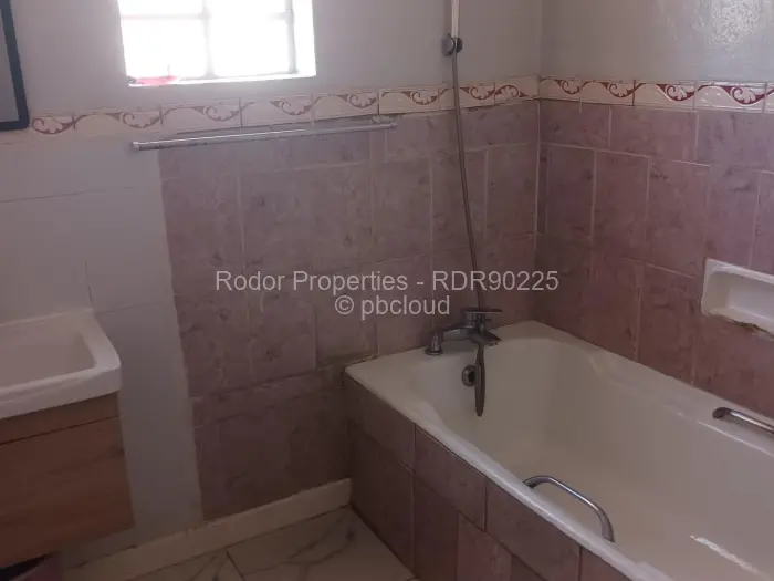 3 Bedroom House for Sale in Matsheumhlope, Bulawayo