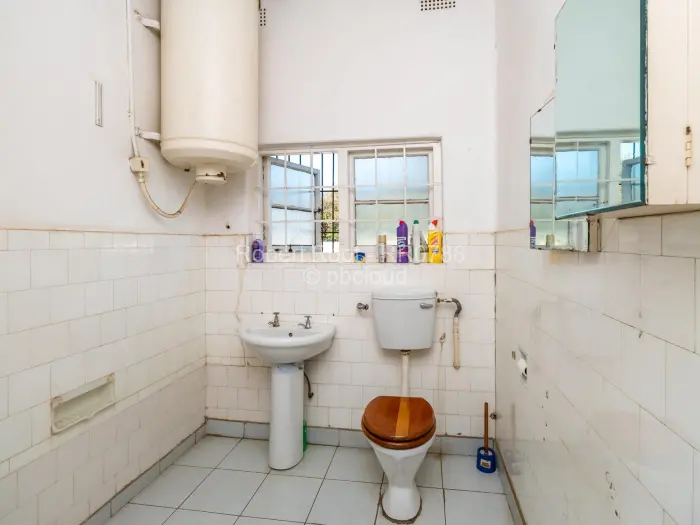 Warehouse/Industrial for Sale in Eastlea, Harare