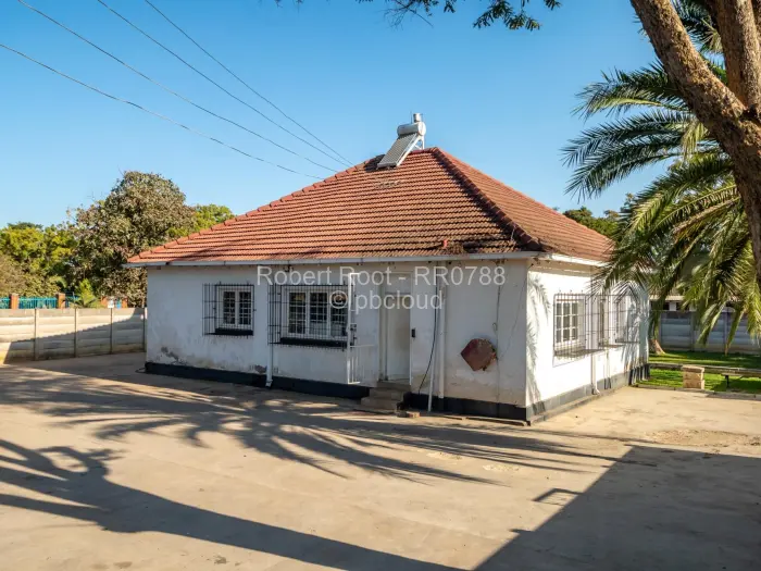 Warehouse/Industrial for Sale in Eastlea, Harare