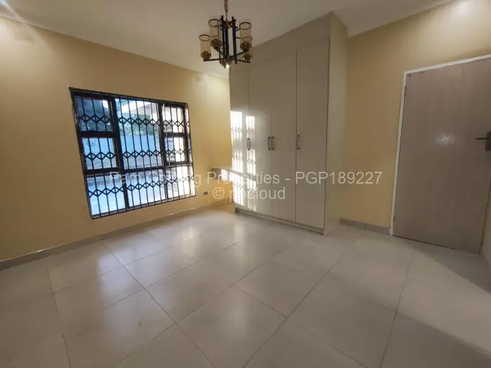 4 Bedroom House to Rent in Greendale