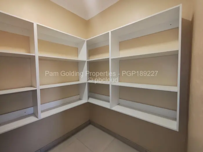 4 Bedroom House to Rent in Greendale