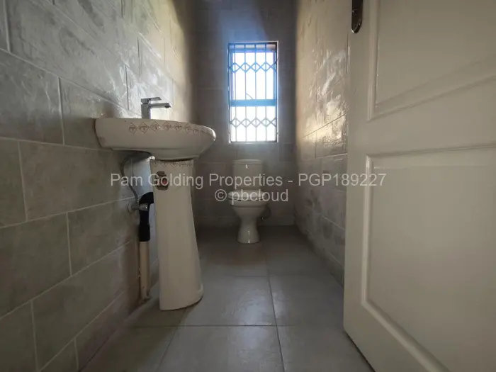 4 Bedroom House to Rent in Greendale