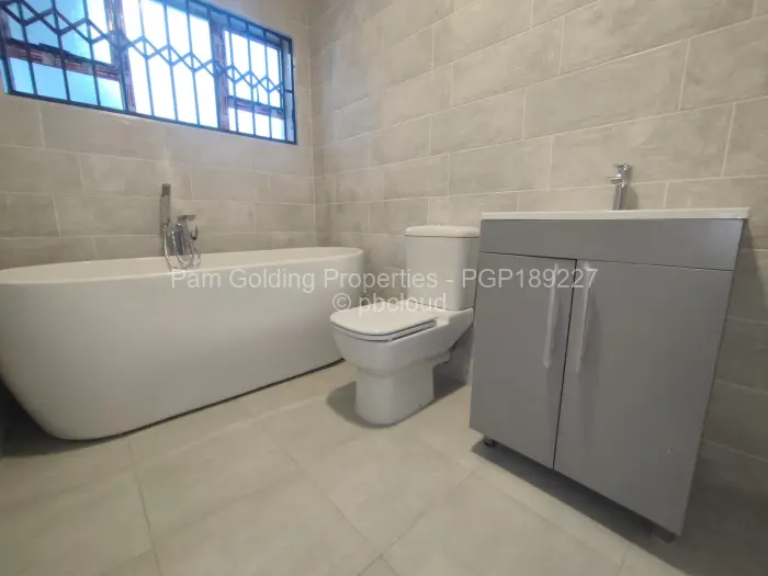 4 Bedroom House to Rent in Greendale