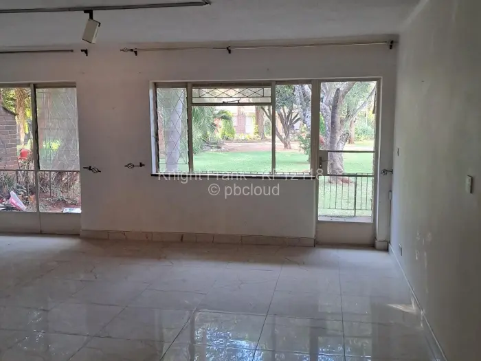 Townhouse/Complex/Cluster to Rent in Avenues, Harare