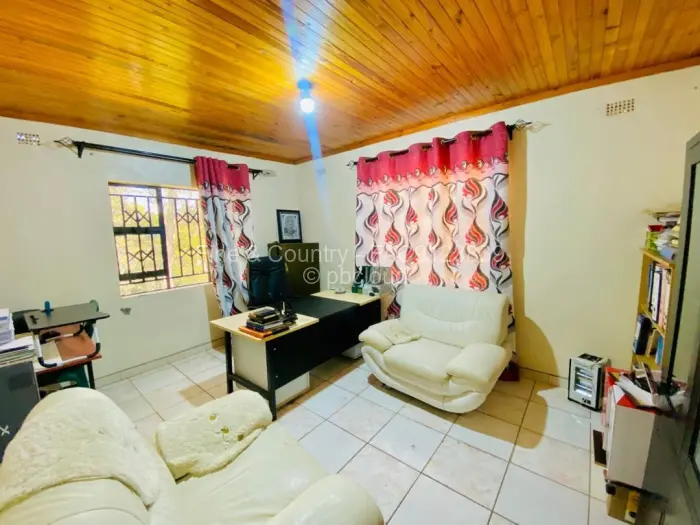 5 Bedroom House to Rent in Ruwa, Ruwa