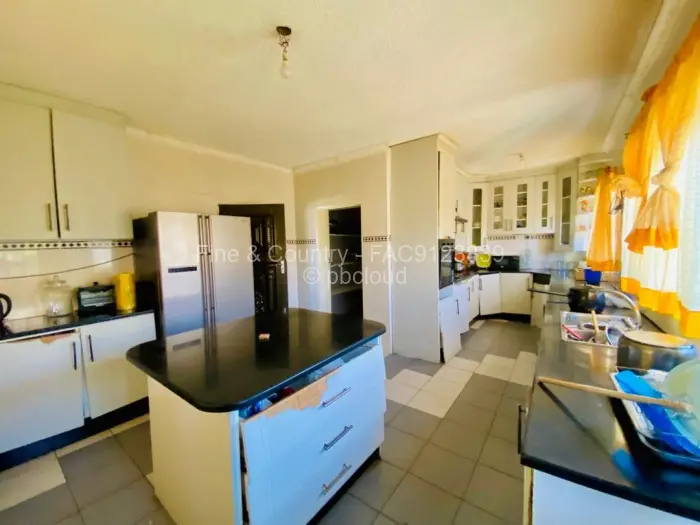5 Bedroom House to Rent in Ruwa, Ruwa