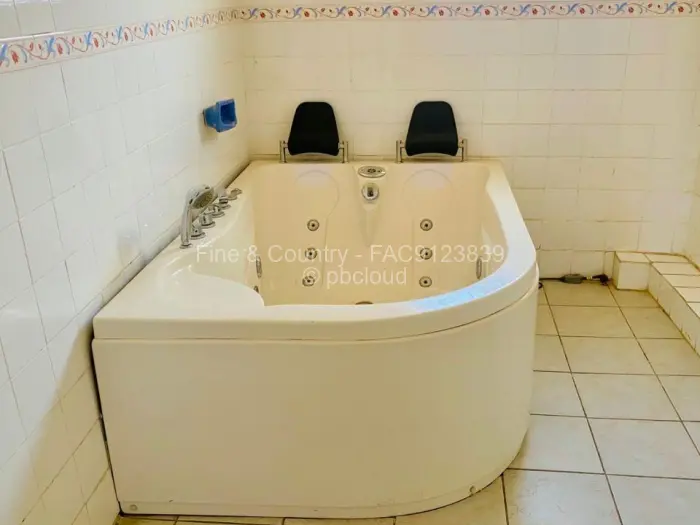 5 Bedroom House to Rent in Ruwa, Ruwa