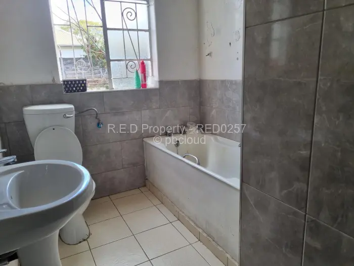3 Bedroom House for Sale in Suburbs, Bulawayo