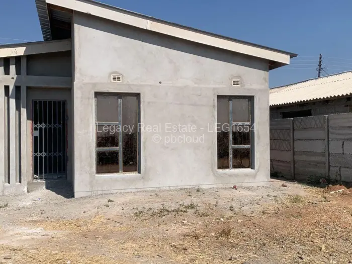 4 Bedroom House for Sale in Nehosho, Gweru