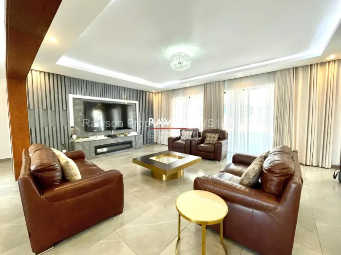 6 Bedroom House for Sale in Arlington, Harare