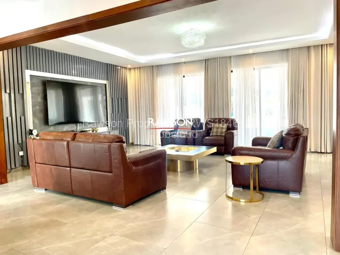 6 Bedroom House for Sale in Arlington, Harare