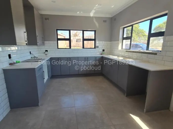 Townhouse/Complex/Cluster for Sale in Four Winds, Bulawayo