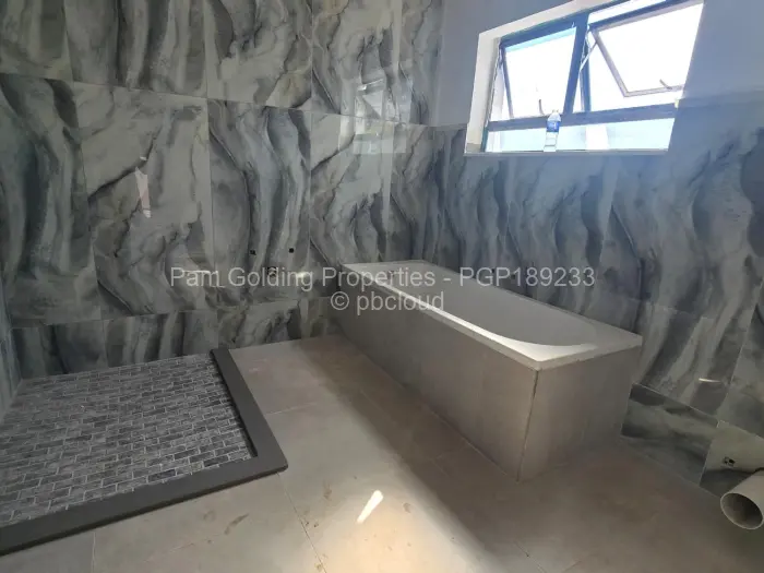 Townhouse/Complex/Cluster for Sale in Four Winds, Bulawayo