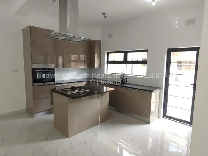 Townhouse/Cluster for Sale in Newlands, Harare