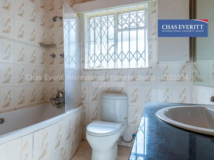 3 Bedroom House to Rent in Greendale North