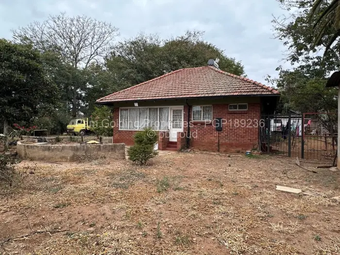 3 Bedroom House for Sale in Famona, Bulawayo