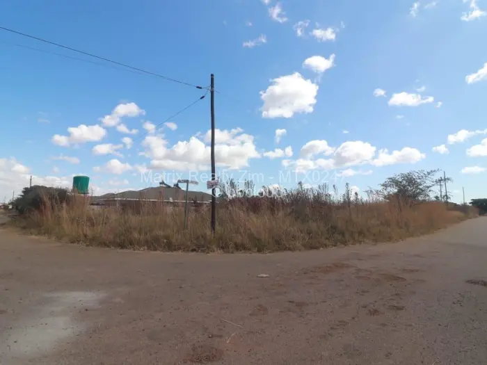 Stand for Sale in Haydon Park, Mazowe