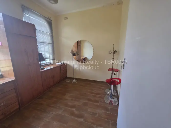 4 Bedroom House to Rent in Gunhill