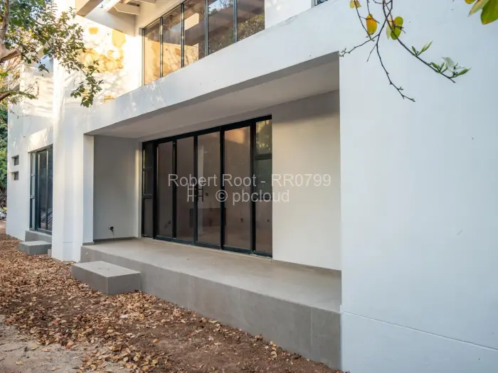 Townhouse/Cluster for Sale in Highlands, Harare