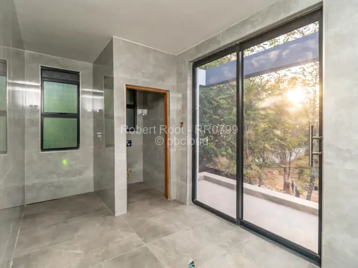 Townhouse/Cluster for Sale in Highlands, Harare