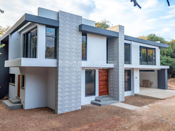 Townhouse/Cluster for Sale in Highlands, Harare