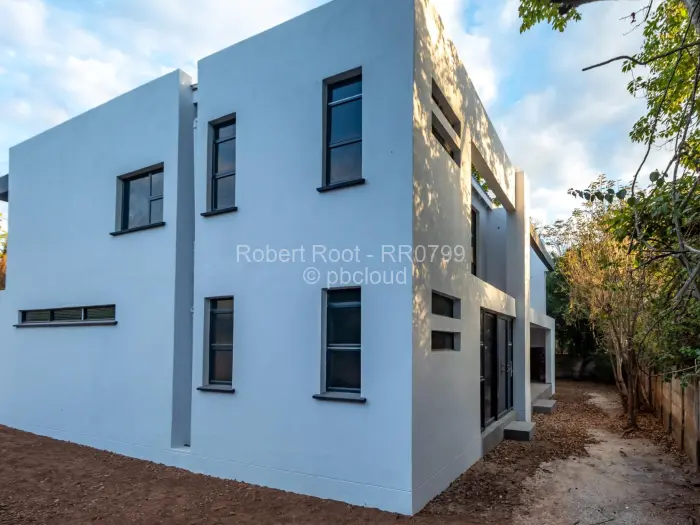 Townhouse/Cluster for Sale in Highlands, Harare